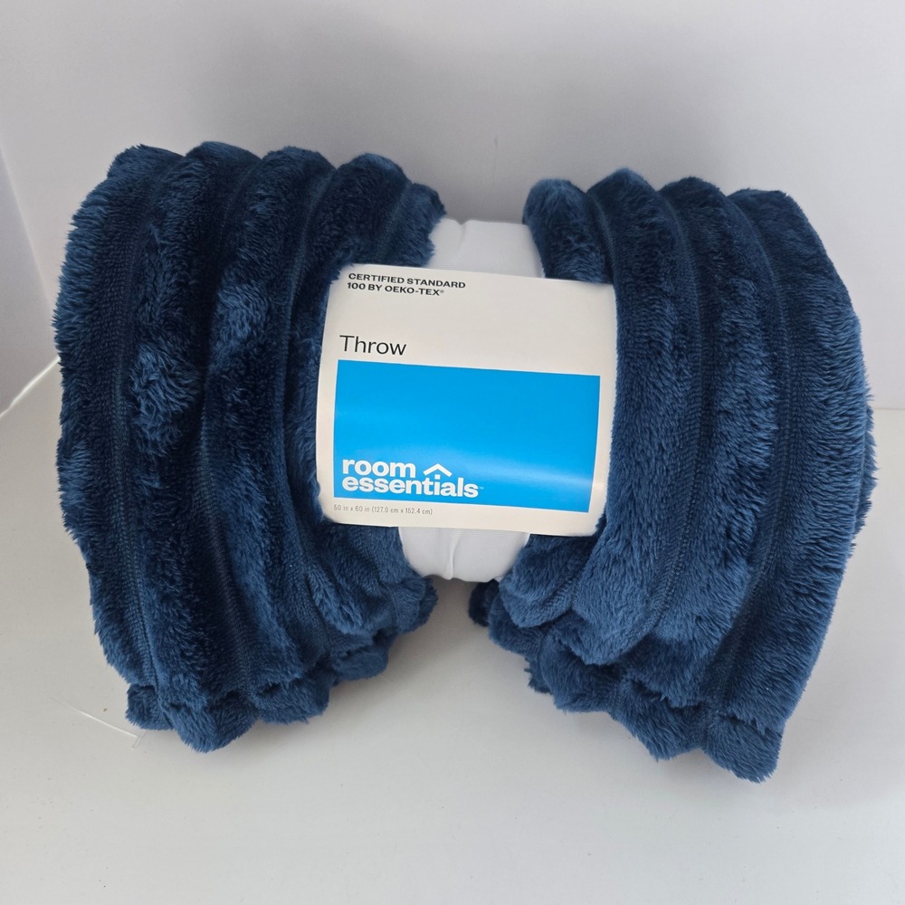 Room Essentials Throw Blanket 50x60 Blue Ribbed Plush Polyester BRAND NEW